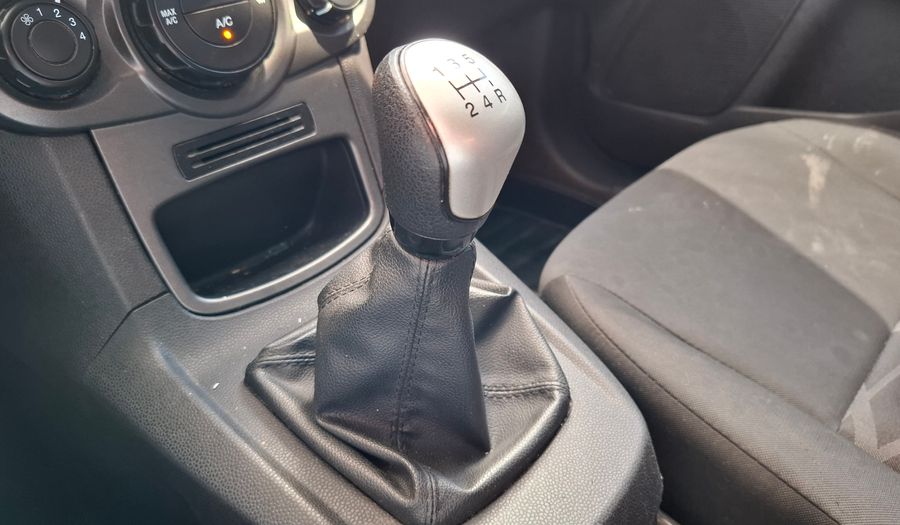 Ford Fiesta Kinetic Design 1.6 S Hatchback 2015