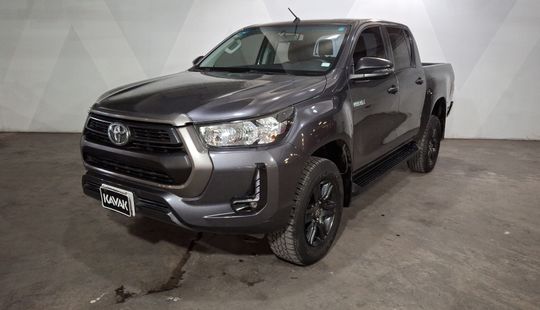 Toyota • Hilux