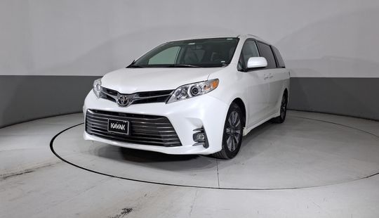 Toyota • Sienna