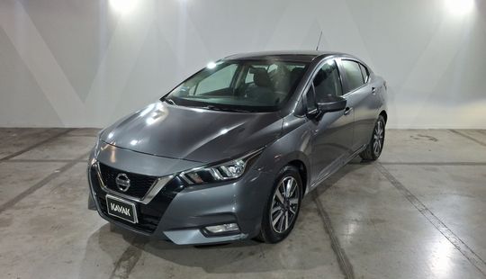 Nissan • Versa