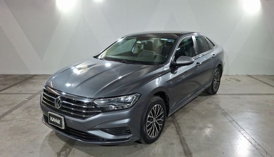 Volkswagen • Jetta