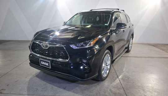 Toyota • Highlander