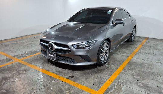 Mercedes Benz • Clase CLA