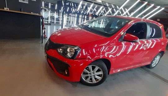 Toyota • Etios