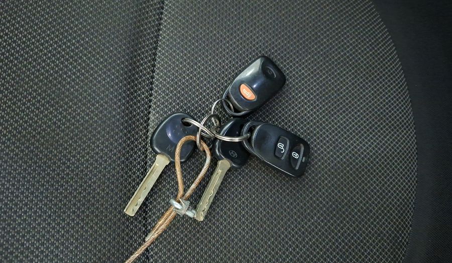 Hyundai Accent 1.4 RB GL AB Hatchback 2013