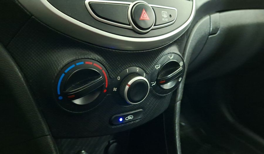 Hyundai Accent 1.4 RB GL AB Hatchback 2013