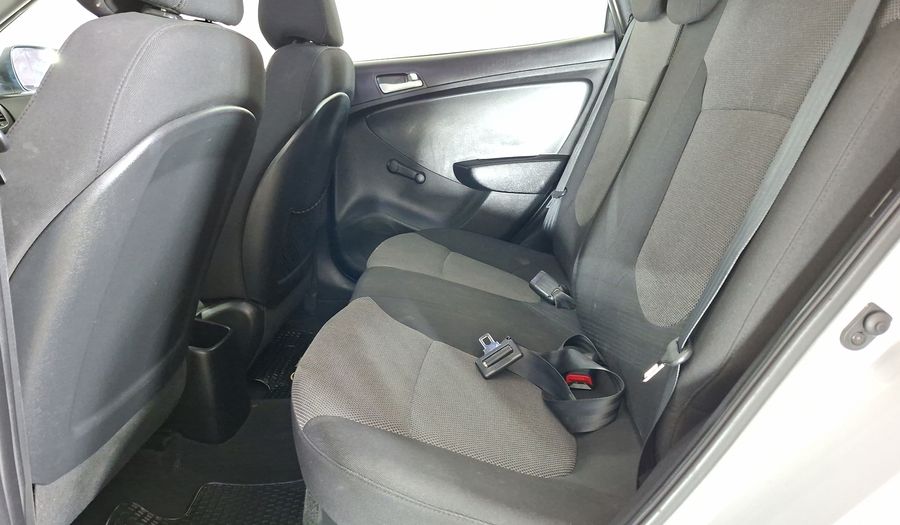 Hyundai Accent 1.4 RB GL AB Hatchback 2013