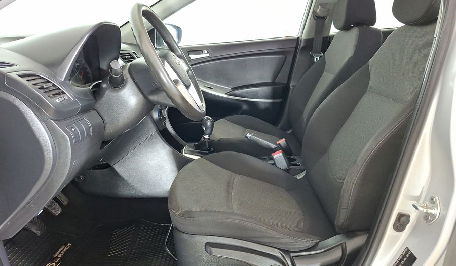 Hyundai Accent 1.4 RB GL AB Hatchback 2013