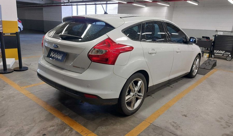Ford Focus SE Hatchback 2015