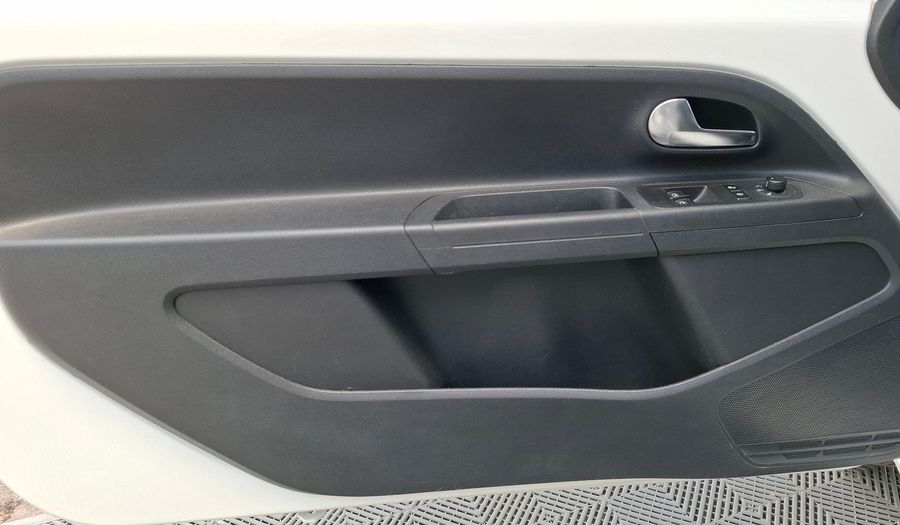 Volkswagen Up 1.0 HIGH UP Hatchback 2015