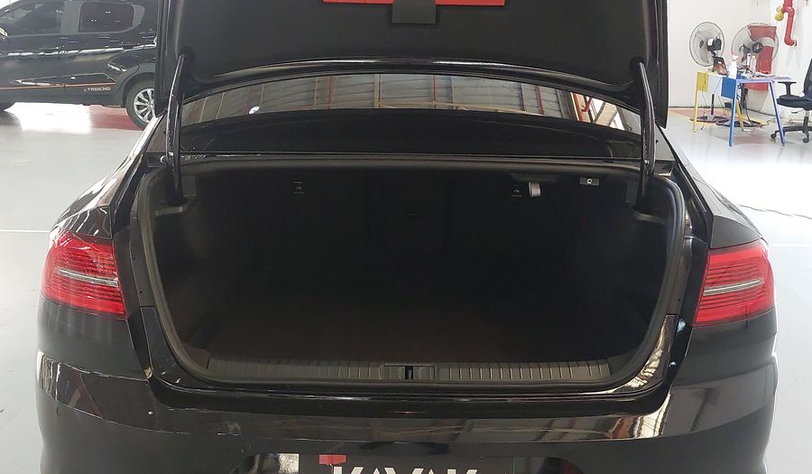 Volkswagen Passat 2.0 TSI HIGHLINE DSG Sedan 2017