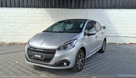 Peugeot • 208