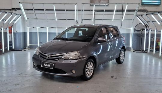 Toyota • Etios