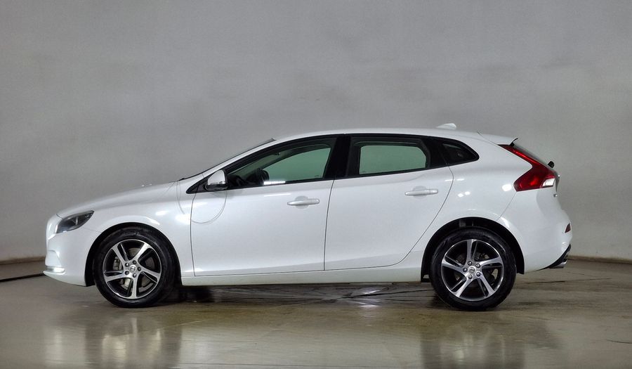 Volvo V40 2.0 D2 AUTO MOMENTUM Hatchback 2019