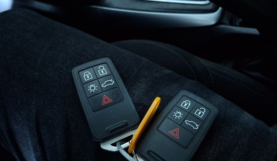 Volvo V40 2.0 D2 AUTO MOMENTUM Hatchback 2019