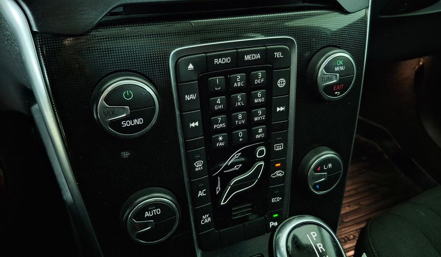 Volvo V40 2.0 D2 AUTO MOMENTUM Hatchback 2019