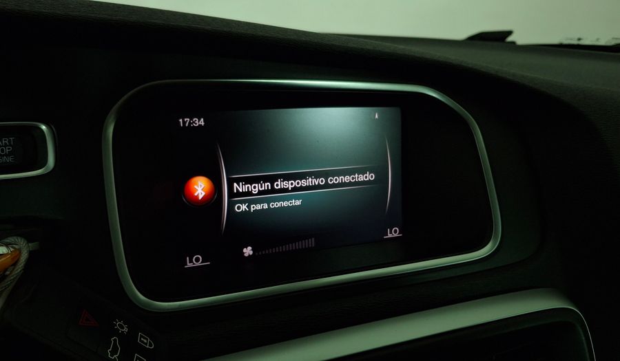 Volvo V40 2.0 D2 AUTO MOMENTUM Hatchback 2019