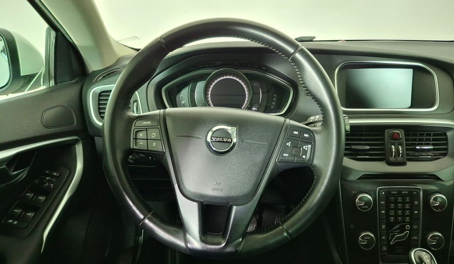 Volvo V40 2.0 D2 AUTO MOMENTUM Hatchback 2019