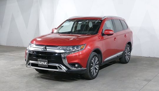 Mitsubishi • Outlander
