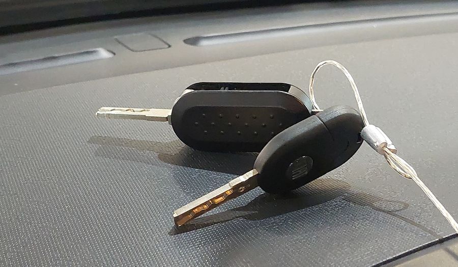 Fiat Mobi 1.0 TREKKING MT Hatchback 2025