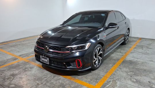 Volkswagen • Jetta