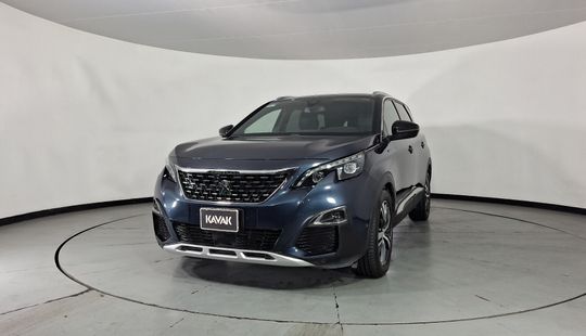 Peugeot • 5008