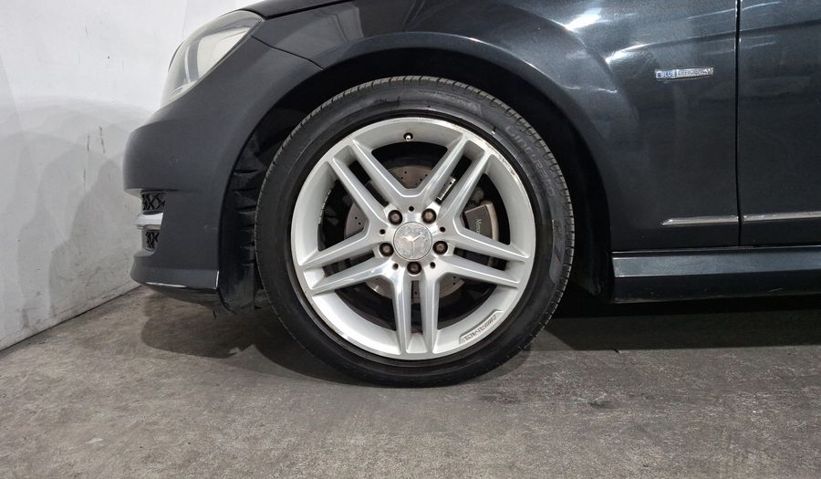 Mercedes Benz Clase C 1.8 200 CGI SPORT AT Sedan 2012