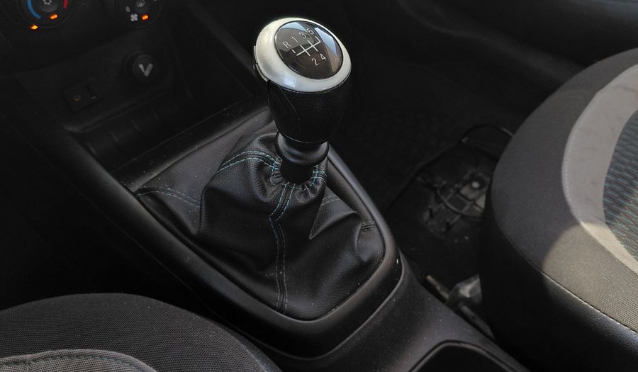 Chevrolet Onix 1.4 LT Hatchback 2016