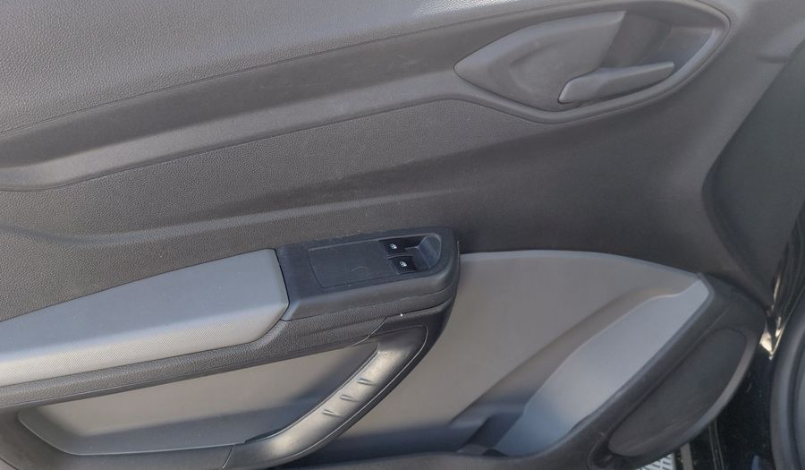 Chevrolet Onix 1.4 LT Hatchback 2016