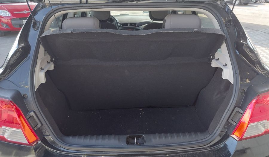 Chevrolet Onix 1.4 LT Hatchback 2016