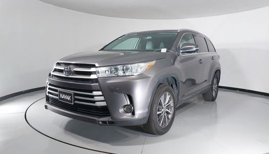 Toyota • Highlander