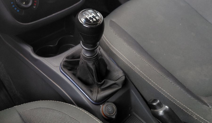 Fiat Punto 1.4 ATTRACTIVE 5P Hatchback 2015