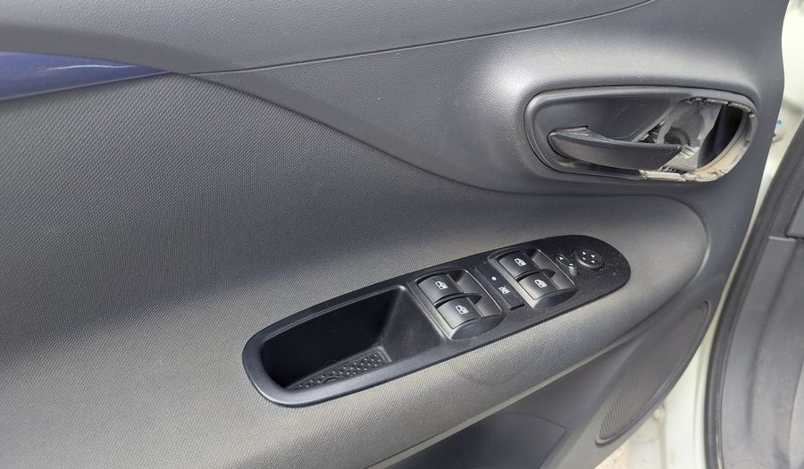 Fiat Punto 1.4 ATTRACTIVE 5P Hatchback 2015