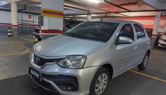 Toyota • Etios