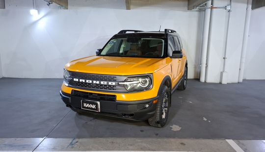 2021 • 48,666 km • Automático