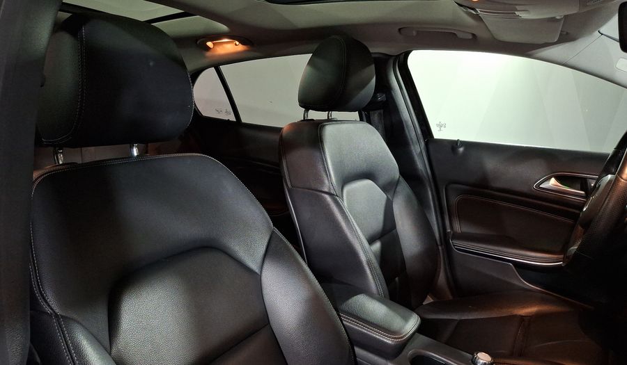 Mercedes Benz Clase Gla 1.6 GLA 200 SPORT DCT Suv 2019