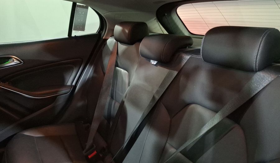 Mercedes Benz Clase Gla 1.6 GLA 200 SPORT DCT Suv 2019