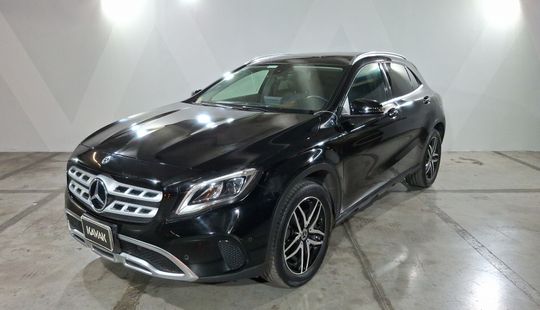 Mercedes Benz • Clase GLA