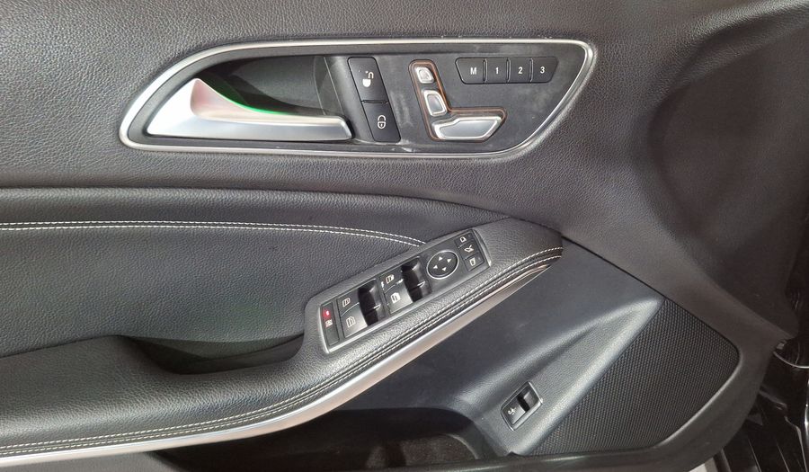 Mercedes Benz Clase Gla 1.6 GLA 200 SPORT DCT Suv 2019