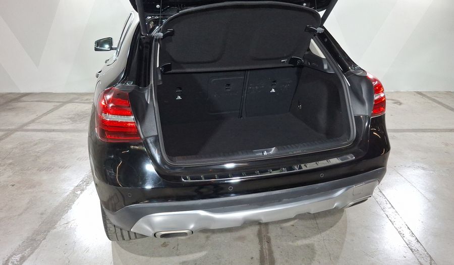 Mercedes Benz Clase Gla 1.6 GLA 200 SPORT DCT Suv 2019