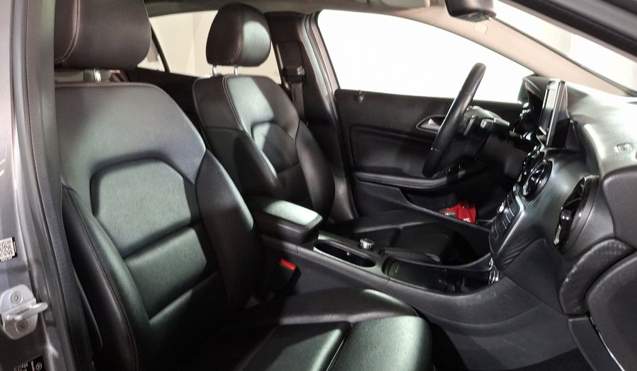 Mercedes Benz Clase Gla 1.6 GLA 180 CGI Suv 2017