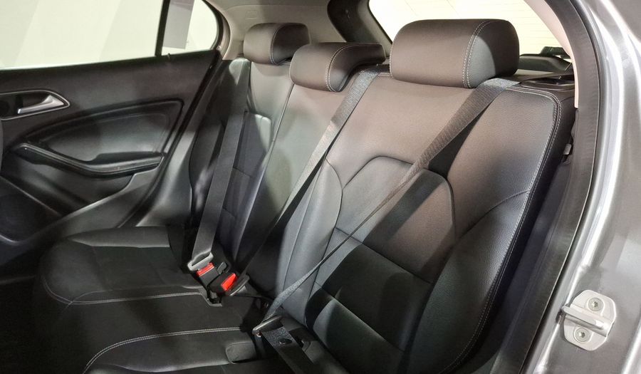 Mercedes Benz Clase Gla 1.6 GLA 180 CGI Suv 2017