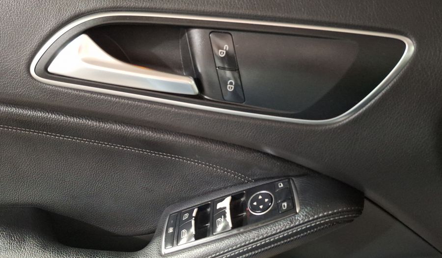 Mercedes Benz Clase Gla 1.6 GLA 180 CGI Suv 2017