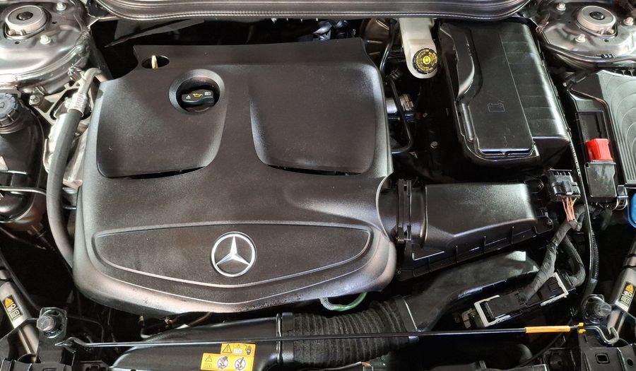 Mercedes Benz Clase Gla 1.6 GLA 180 CGI Suv 2017