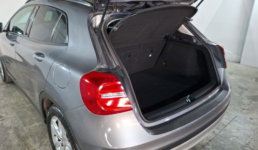 Mercedes Benz Clase Gla 1.6 GLA 180 CGI Suv 2017