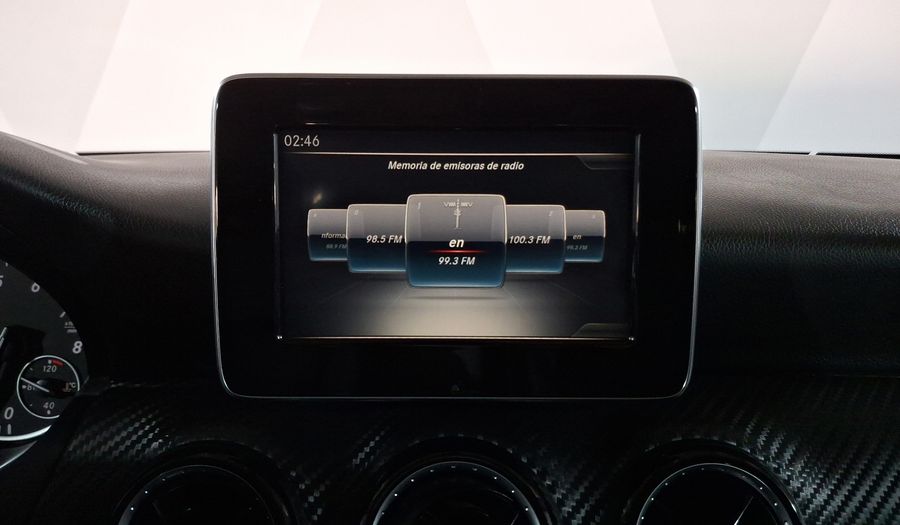 Mercedes Benz Clase Gla 1.6 GLA 180 CGI Suv 2017