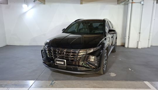 2023 • 28,129 km • Automático