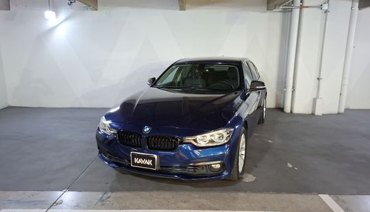 2018 • 98,444 km • Automático