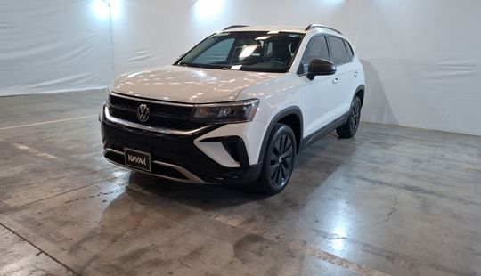 Volkswagen • Taos