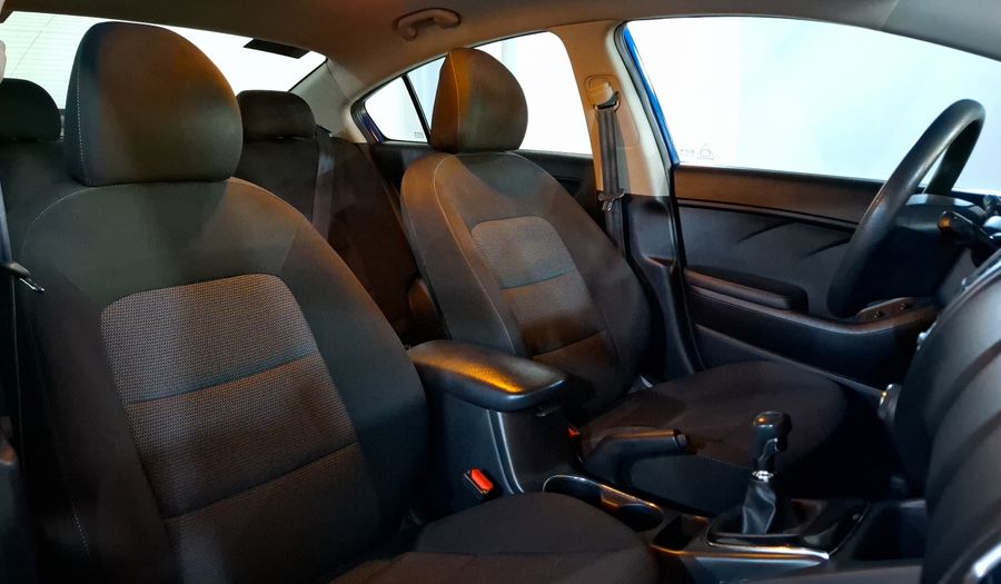 Kia Forte 2.0 L MT Sedan 2017